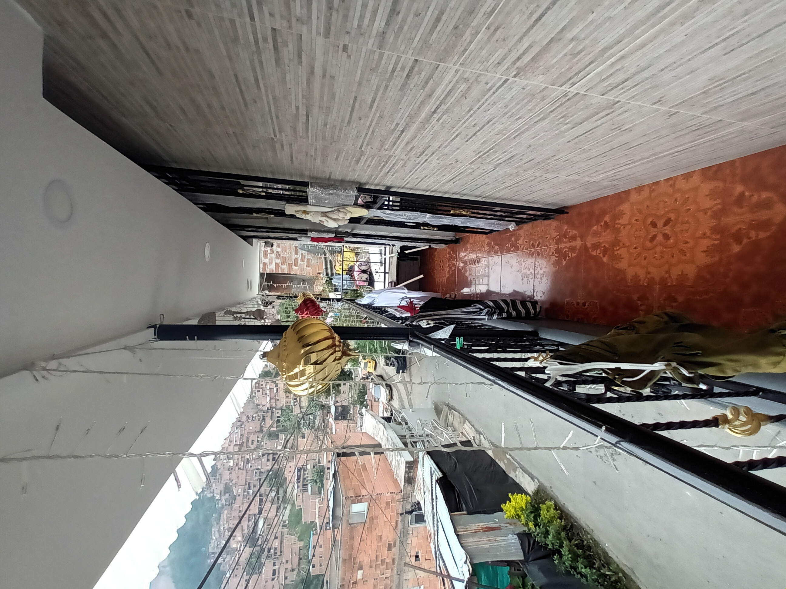 Apartamento en Barrio Popular #2 – Segundo Piso