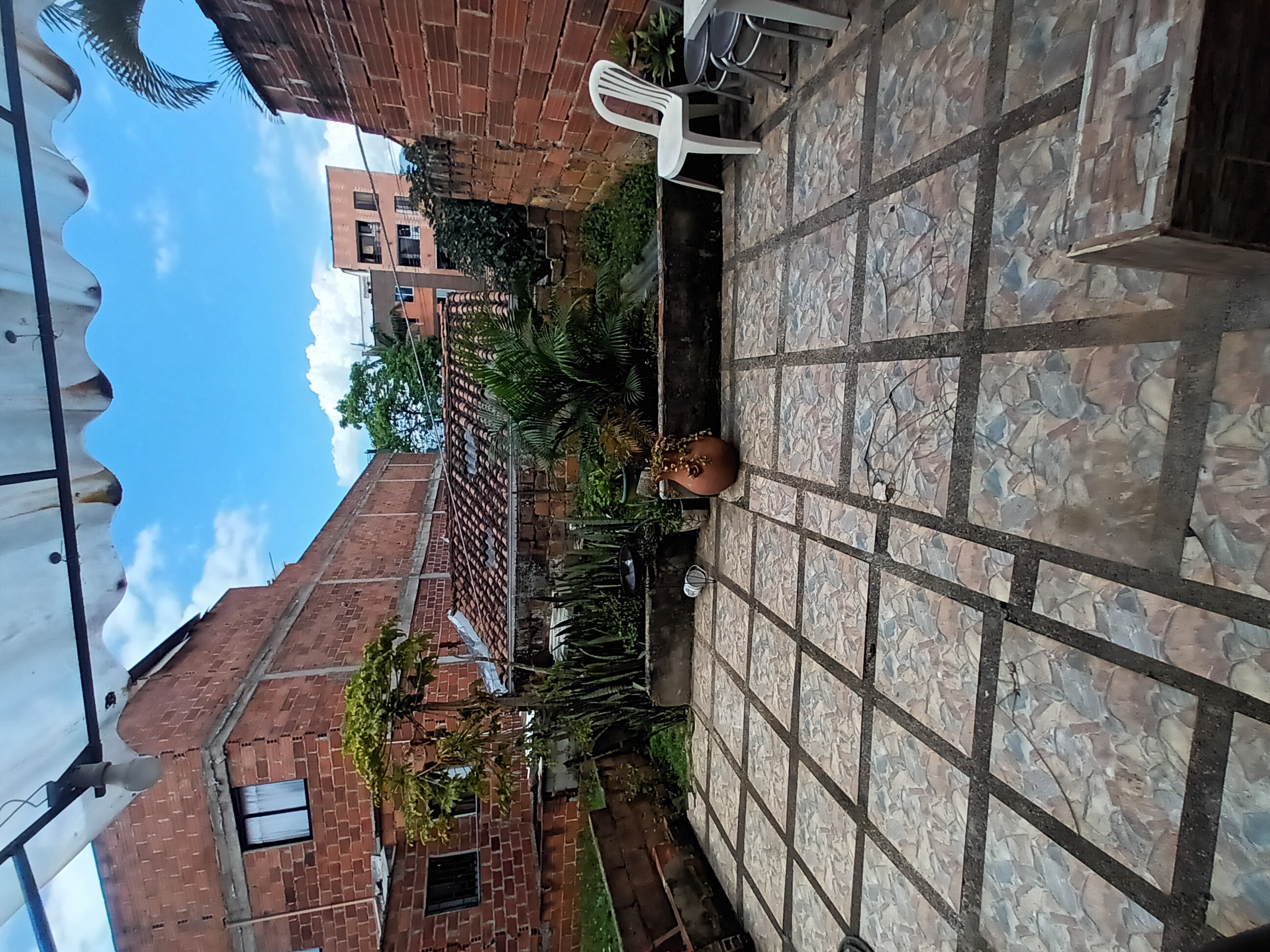 SE VENDE CASA CON SOLAR Y 2 APARTA ESTUDIOS EN CAMPO VALDÉS – EEP-749 – 243 M²