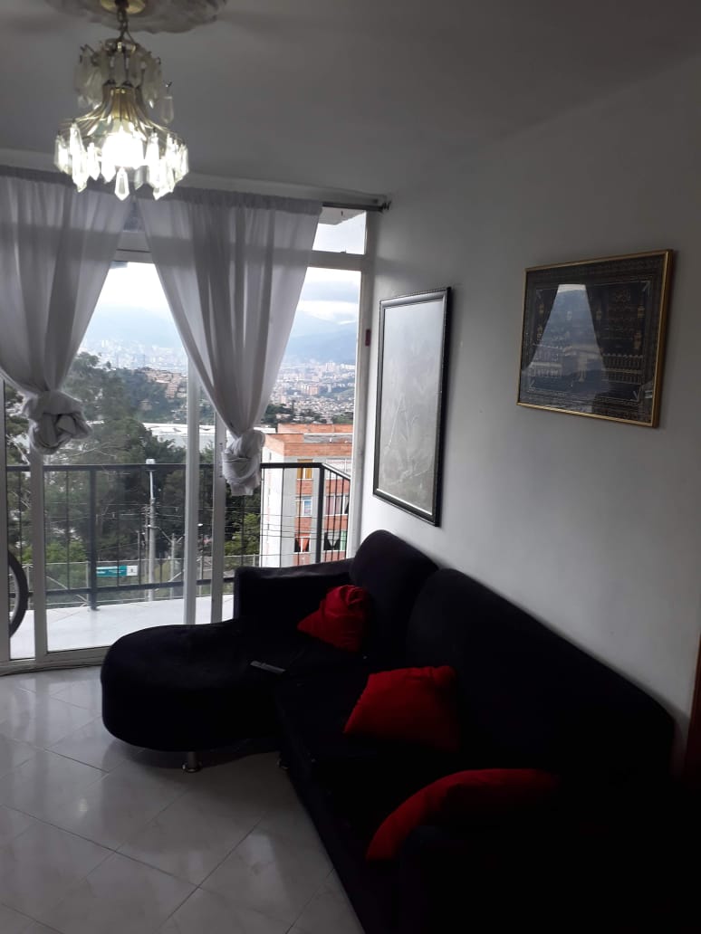 Apartamento tercer piso barrio Robledo Las Flores