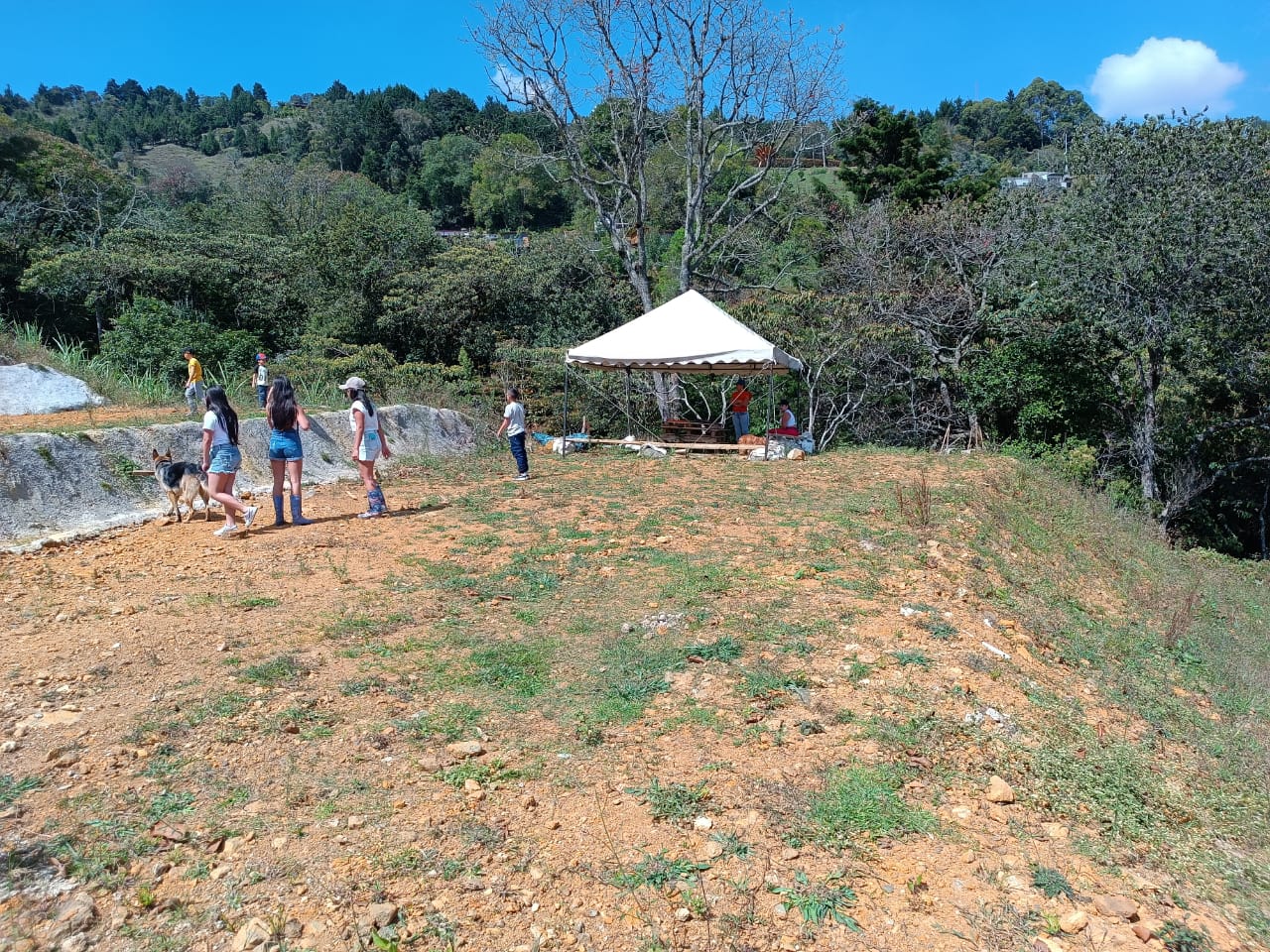 Lote en la vía San Cristóbal