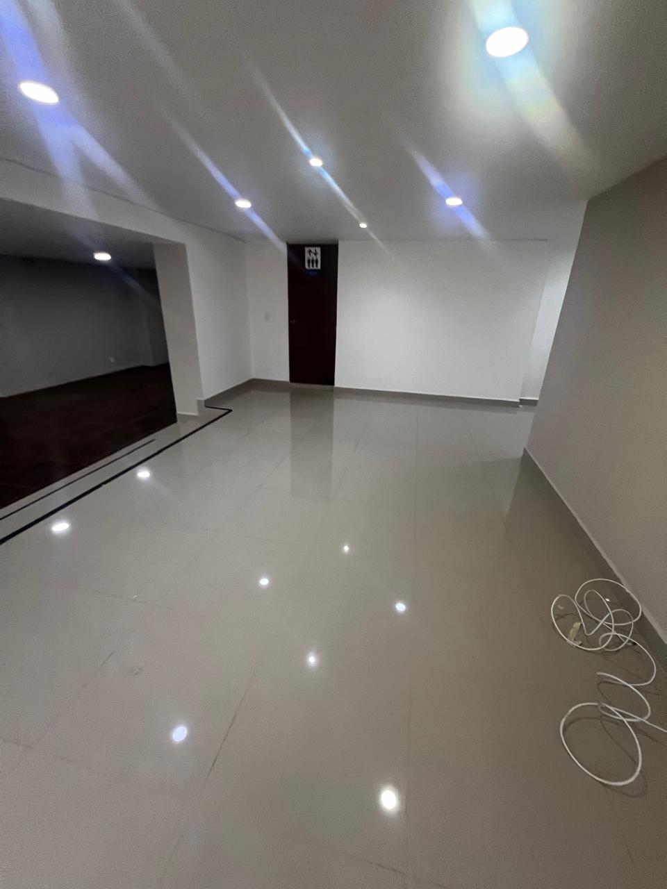 Local comercial primer piso en San Joaquín