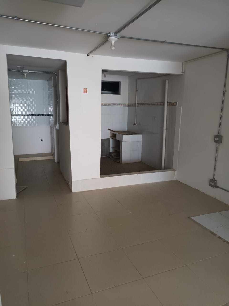 Local comercial primer piso en San Juan